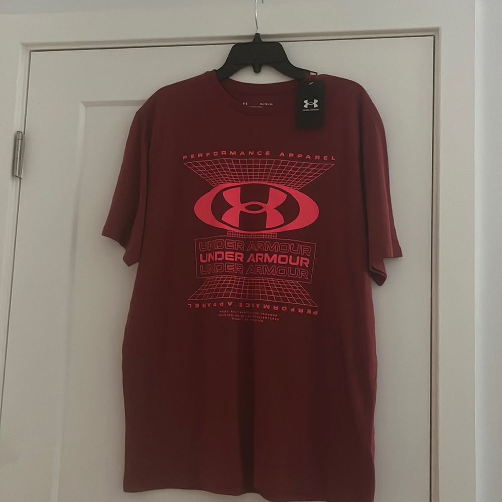 Men’s UA tshirt